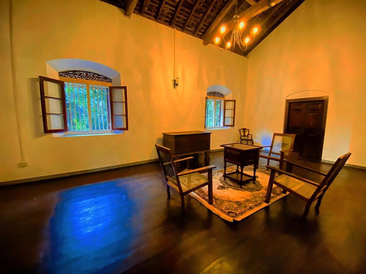 Hotel Gileemale Walawwa & Estate à Ratnapura Extérieur photo