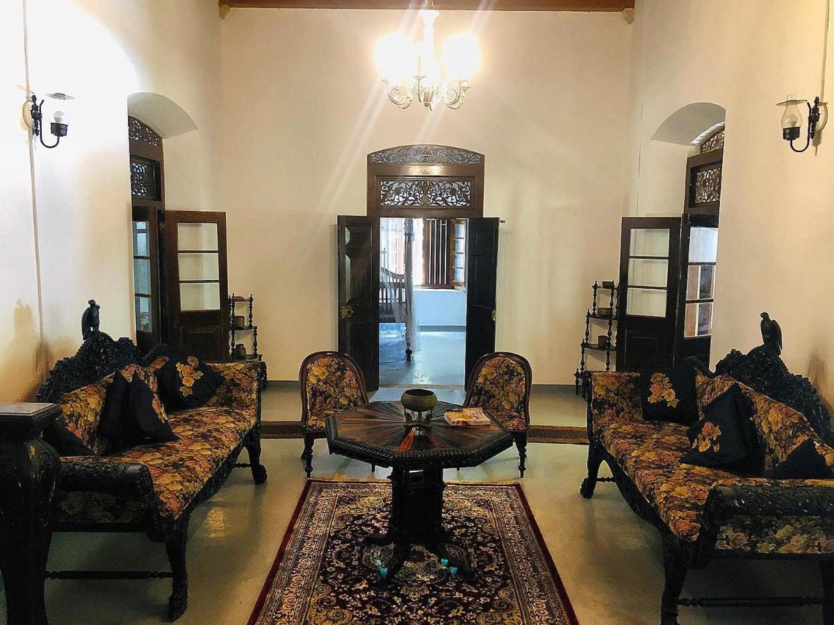 Hotel Gileemale Walawwa & Estate à Ratnapura Extérieur photo