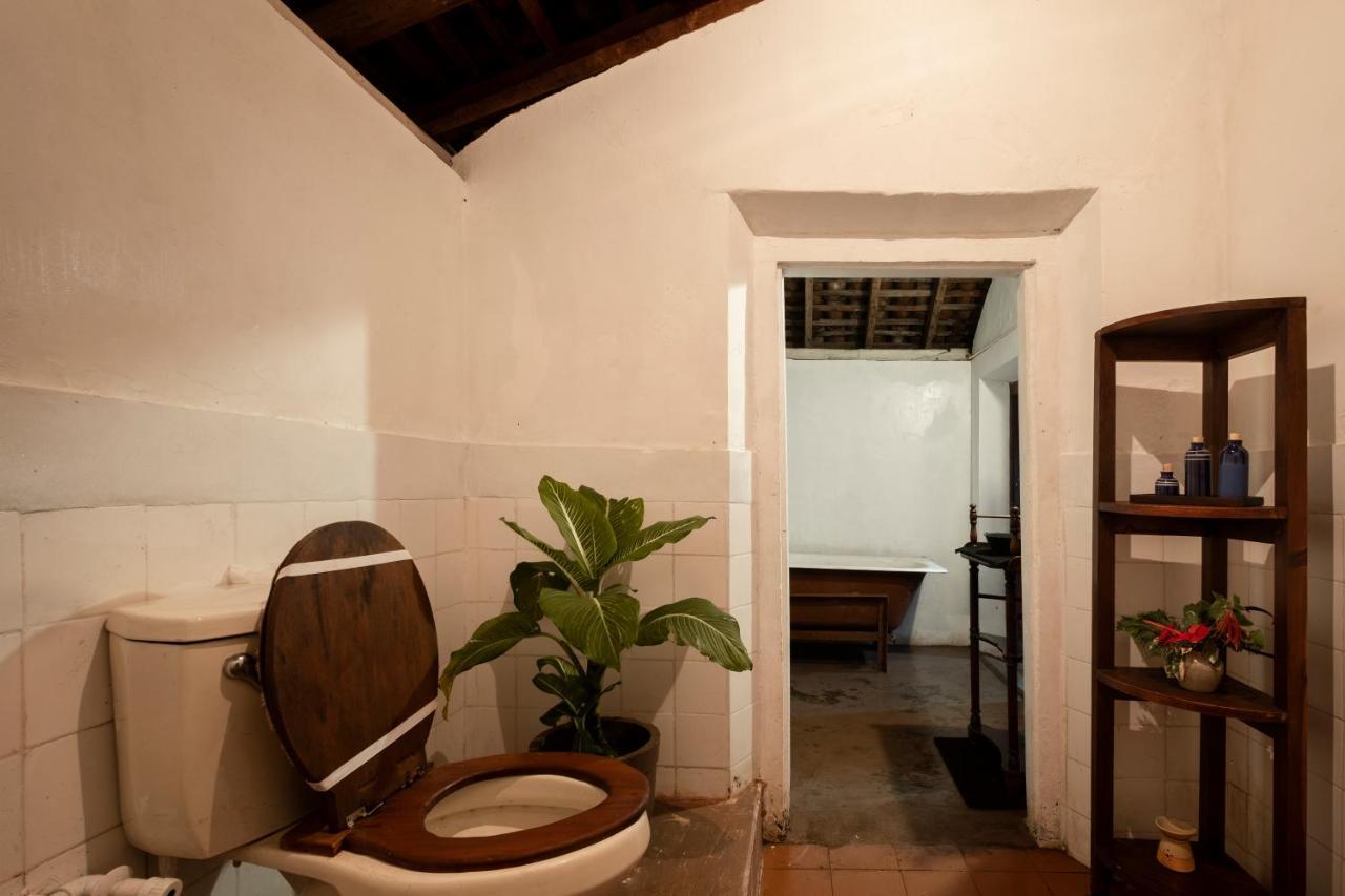 Hotel Gileemale Walawwa & Estate à Ratnapura Extérieur photo