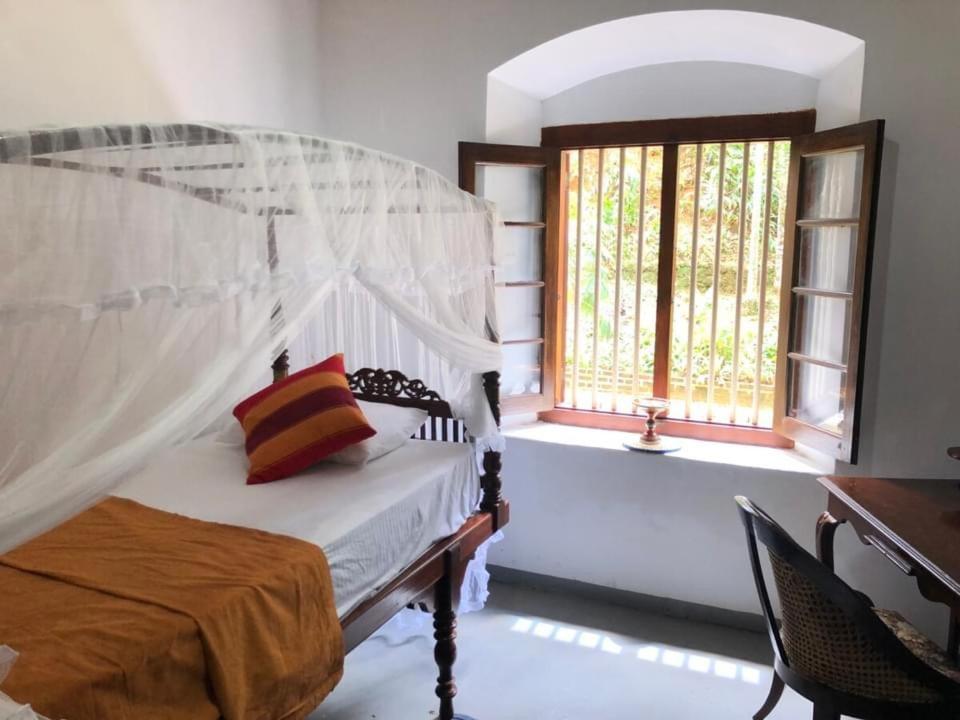 Hotel Gileemale Walawwa & Estate à Ratnapura Extérieur photo